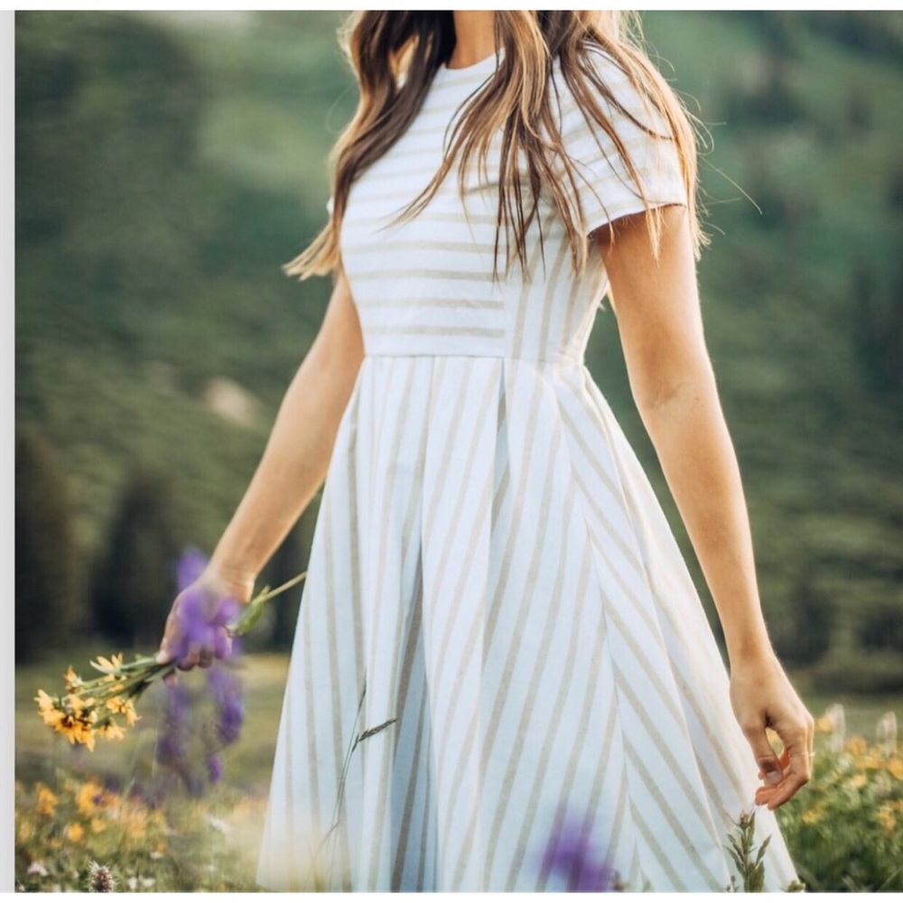 Piper & Scoot Festival dress in Oatmeal. Size XL